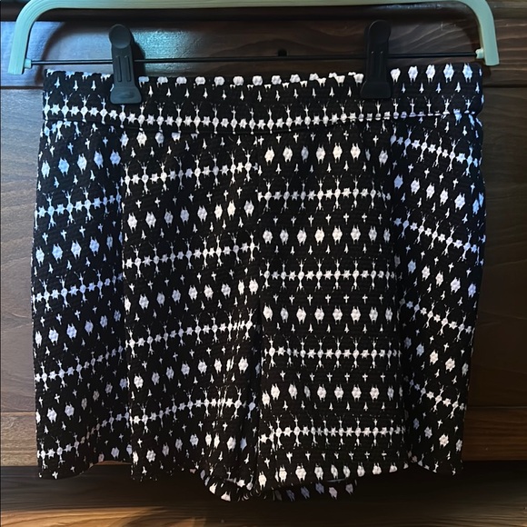 Jessica Simpson Black and White Patterned Skorts - Picture 1 of 3